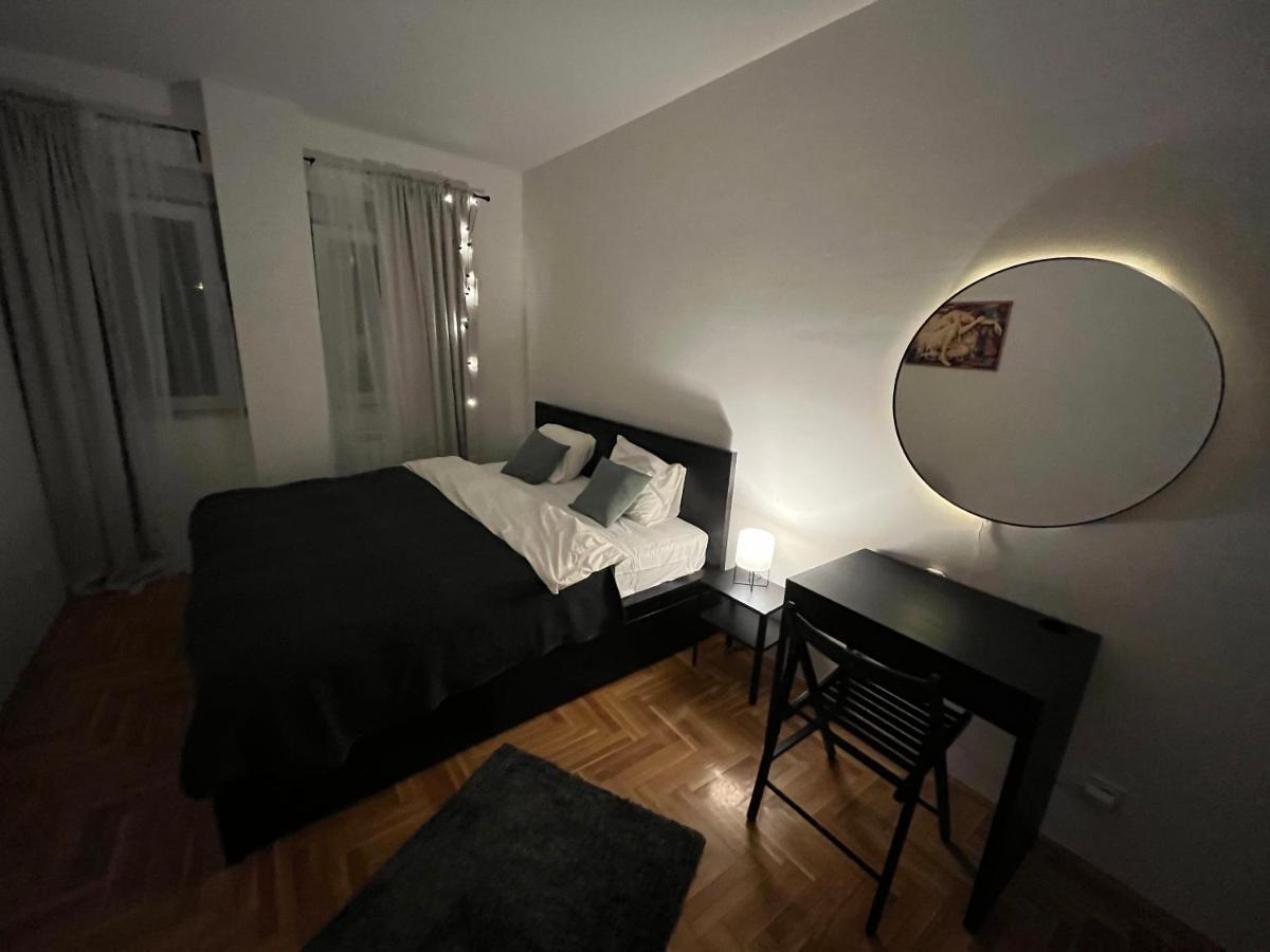 Apartment Ana - City Center Belgrado Buitenkant foto